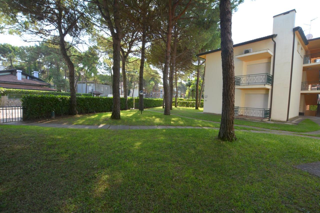 Lignano Pineta Nice Flat Линьяно-Саббьядоро Экстерьер фото