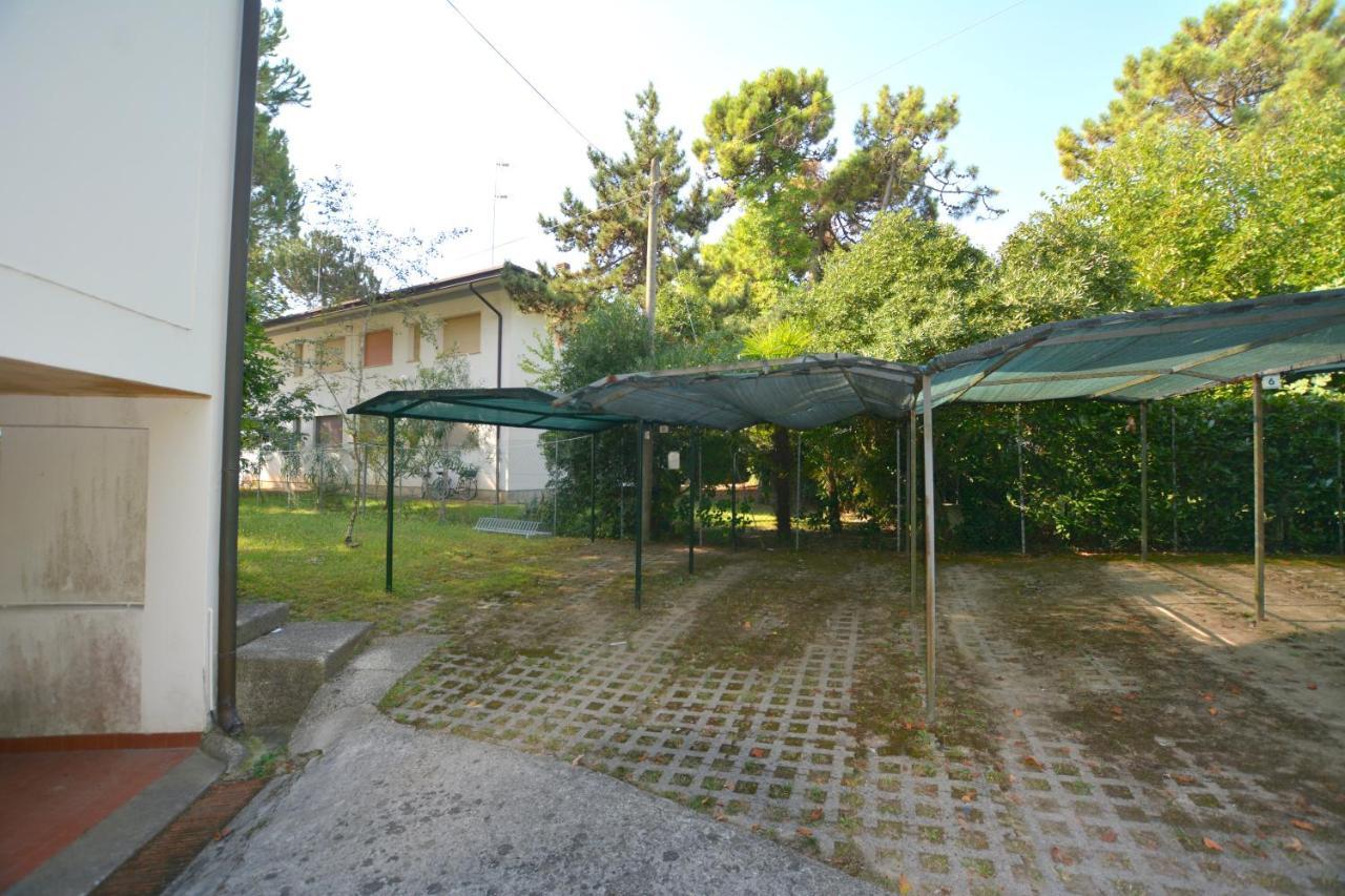 Lignano Pineta Nice Flat Линьяно-Саббьядоро Экстерьер фото